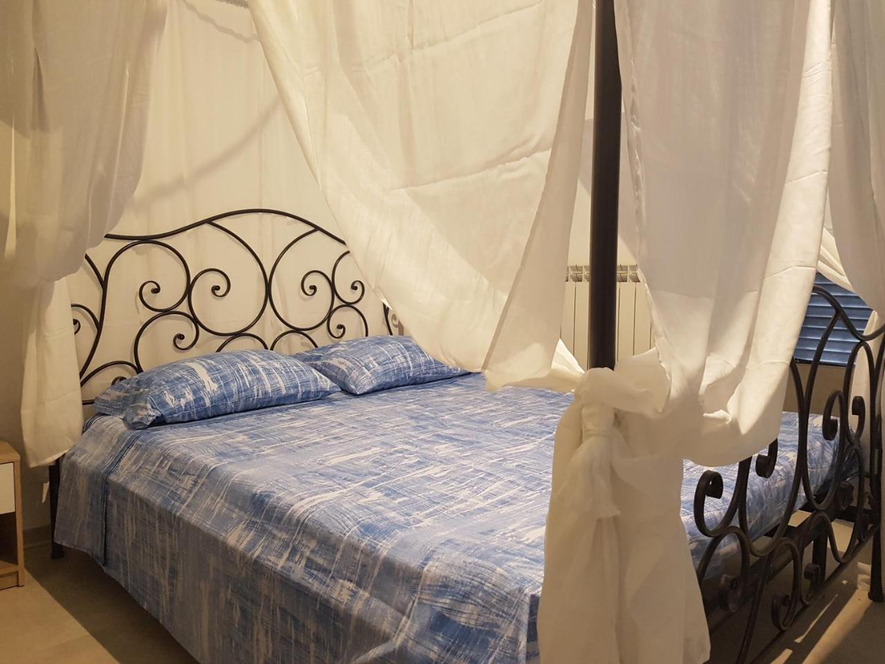 Bed Rho Stazione Acomodação com café da manhã Exterior foto