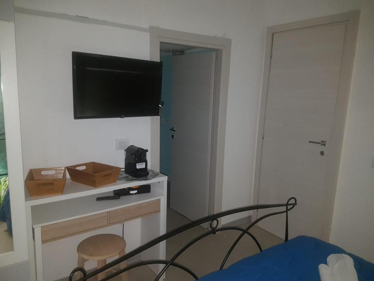 Bed Rho Stazione Acomodação com café da manhã Exterior foto